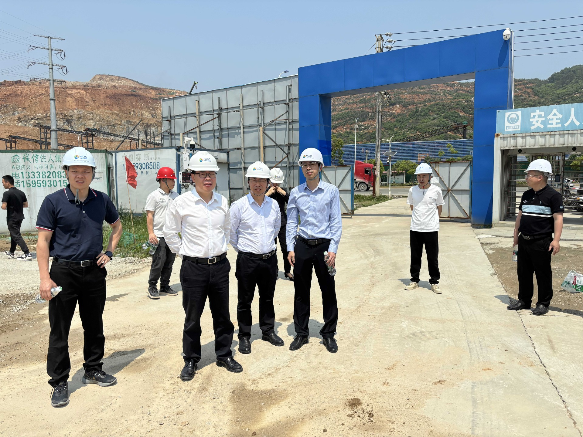 市交投集團領導深入市交投項目開展五一節(jié)前安全檢查，賴海瀾拍攝1_new.jpg